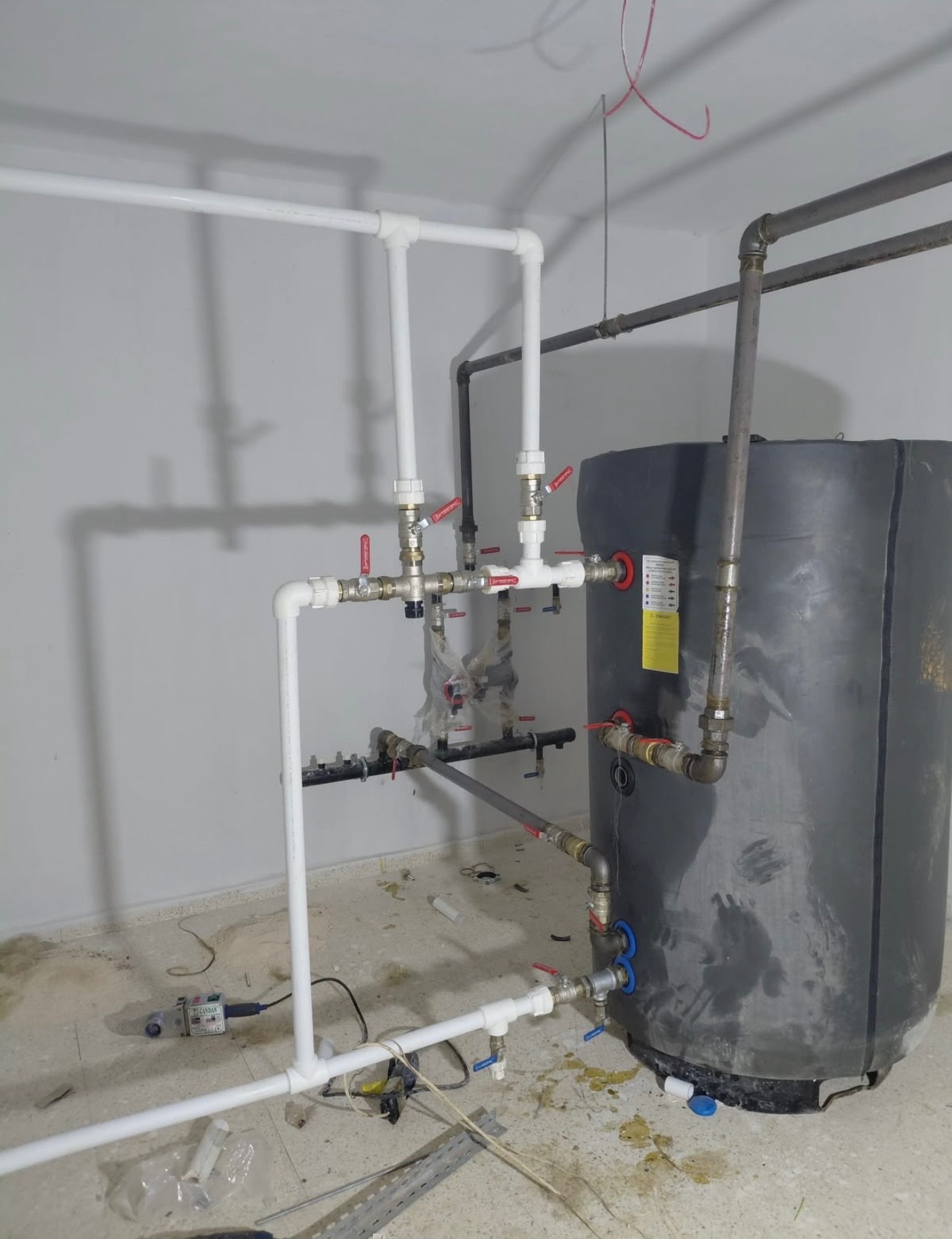 PPR boru dağıtım kolektörü ve su deposu, Pratik Mekanik saha uygulaması