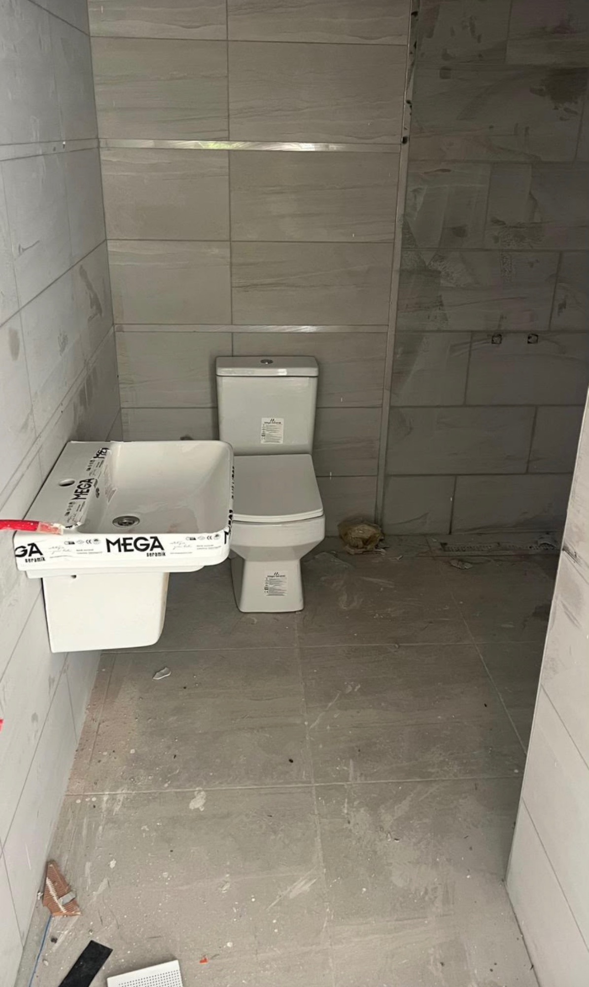 Mega Seramik lavabo klozet banyo montajı, Pratik Mekanik saha uygulaması